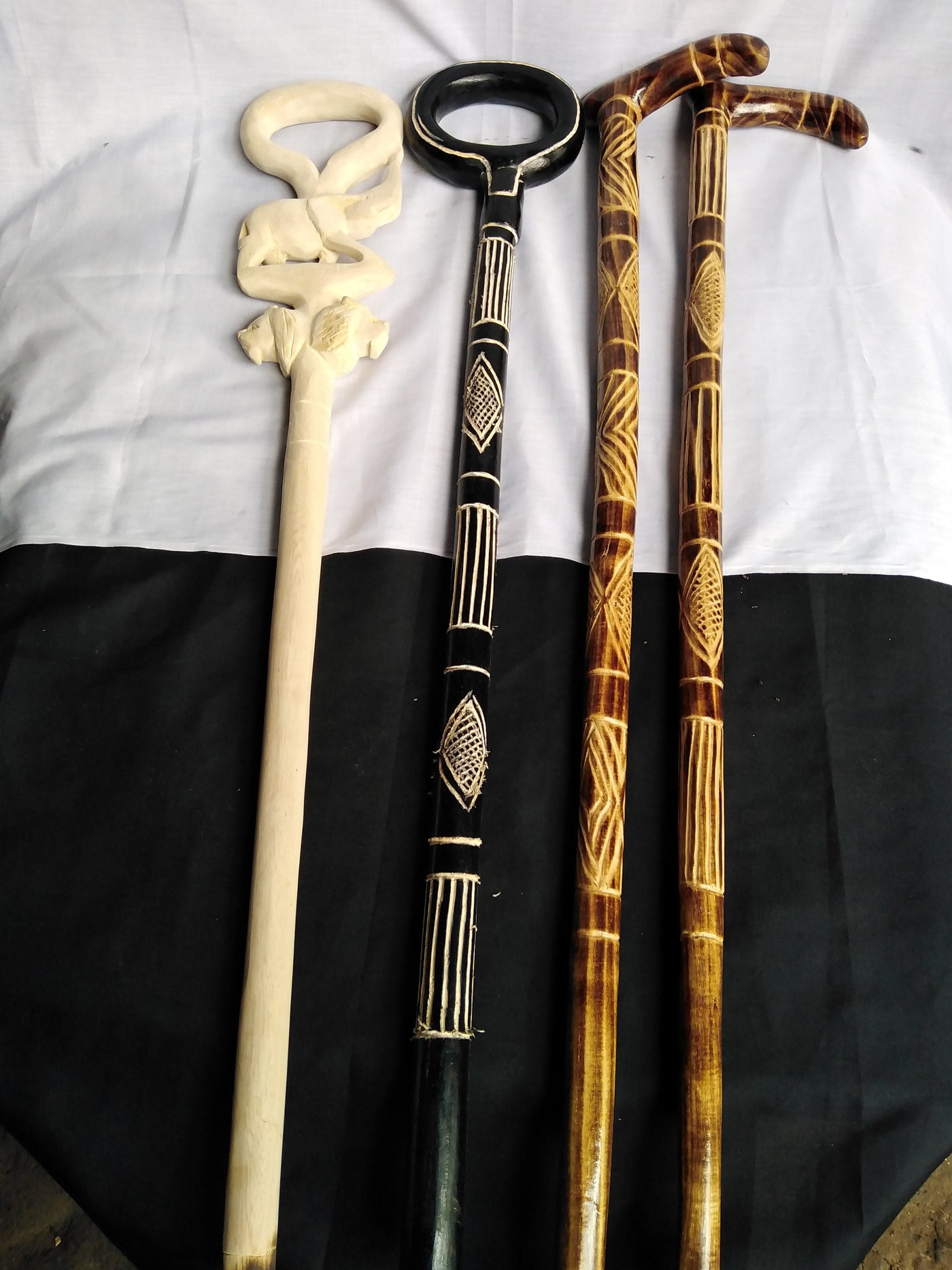 Fathers Walking Cane Gift.Antique Animal Carved walking wooden cane. Lion/Elephant /Giraffe walking Stick. The Best Gift for Fathers Day