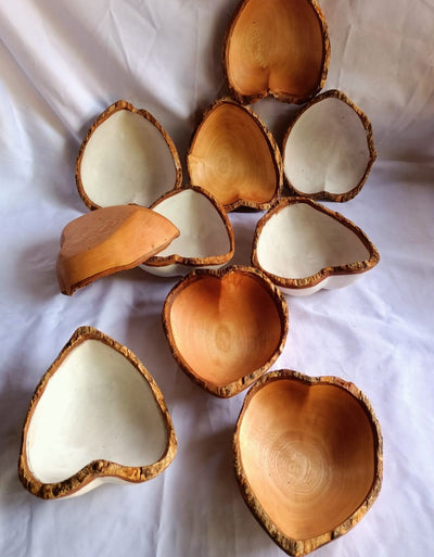 CLEARANCE SALE! Valentine Wholesale Beautiful Mix of Natural and White  Heart shaped Bowls with Bark set of 5. Candle pour. Decor items.
