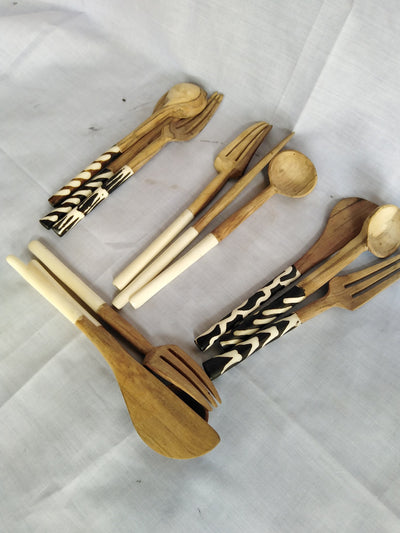 Wholesale Wood and inlaid Bone Cutlery set of 4 of 3 pieces each (12 pieces) . Wooden spreading knife. Handmade set of cutlery.
