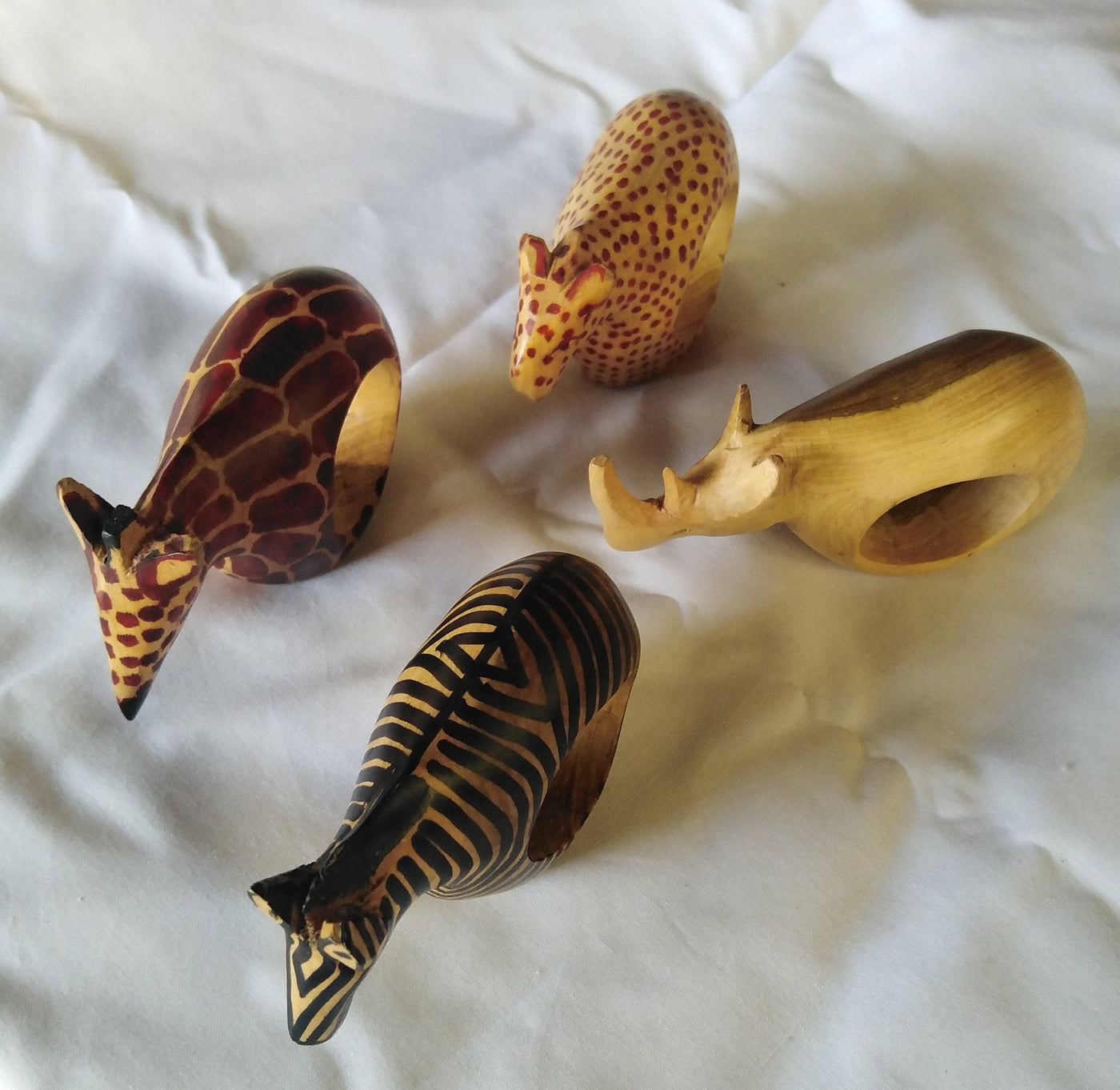 Handmade Animal Shaped Wooden Napkin Rings and Holders wholesale Suppliers . Personalised Home and kitchen Towel Holder.A set of 5.
