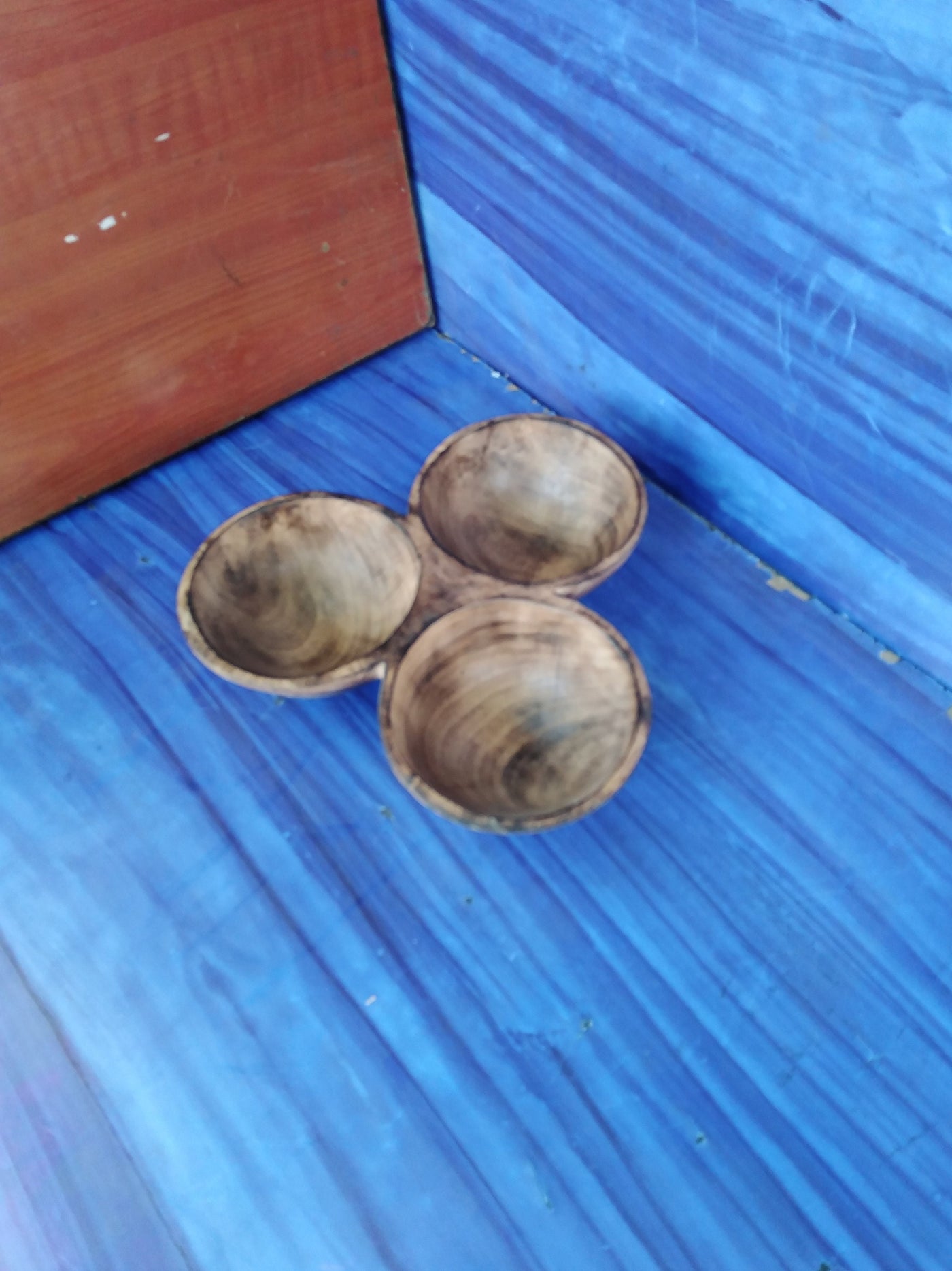 Wholesale Vintage Wooden Wood Display Dough Bowl Centerpiece. Three wick Rustic Candle Bowl.3 Dough Bowls in one .Multiple wick.Special Gift