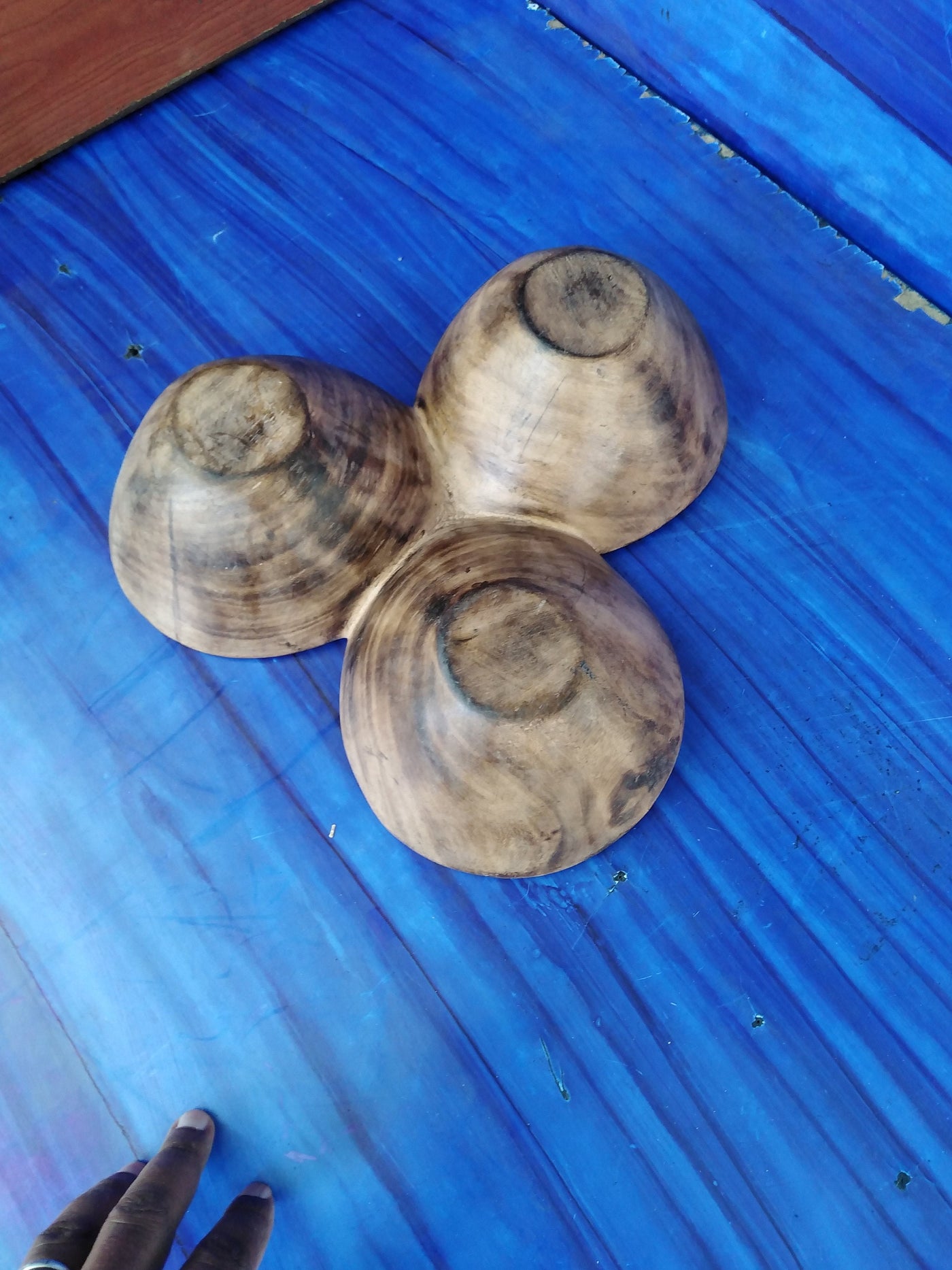 Wholesale Vintage Wooden Wood Display Dough Bowl Centerpiece. Three wick Rustic Candle Bowl.3 Dough Bowls in one .Multiple wick.Special Gift