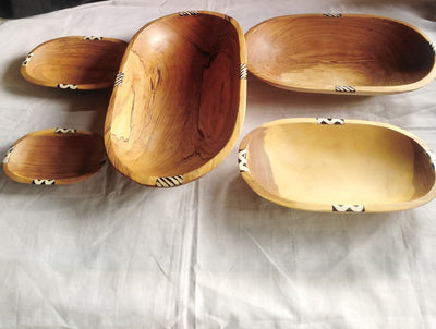 A set of 4 stackable Olive wood and Batiked Borne inlay Bowls. Rectangular smooth edges Wood and Borne Dinner Set.Servibg  Bowls.Salad Bowls