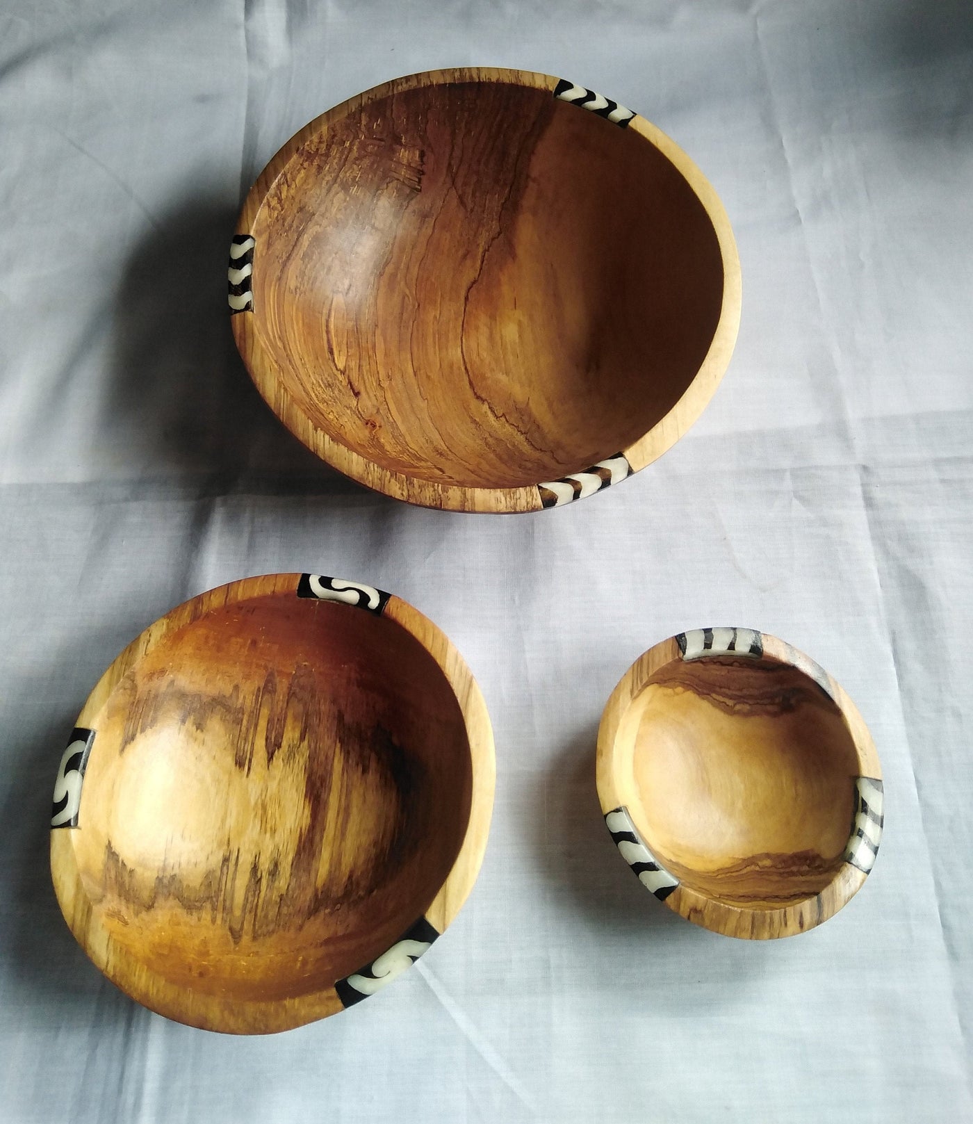 Olive Wood Wholesale Bowls with Inlaid Cow Bone. Artistic African set of 3 Bowls and free Matching wooden Cutlery. Salad/Serving/soup Bowl