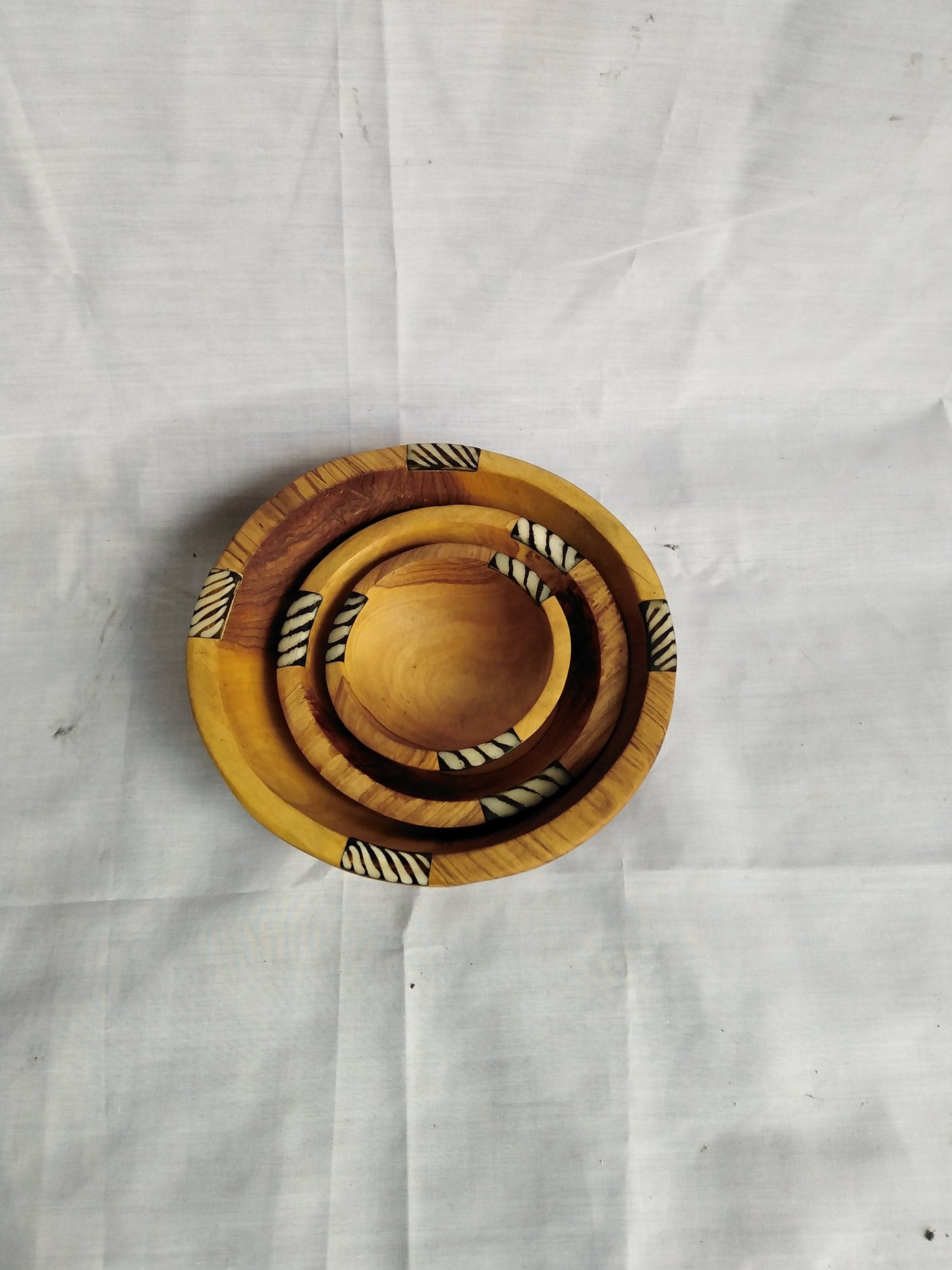 Wholesale Hand-carved Antique Large wooden Salad and Soup Bowl.Set of 3 Personalised inlaid Cow Bone Salad Serving Bowls and 2 Free spoons