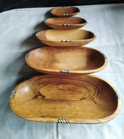 A set of 4 stackable Olive wood and Batiked Borne inlay Bowls. Rectangular smooth edges Wood and Borne Dinner Set.Servibg  Bowls.Salad Bowls