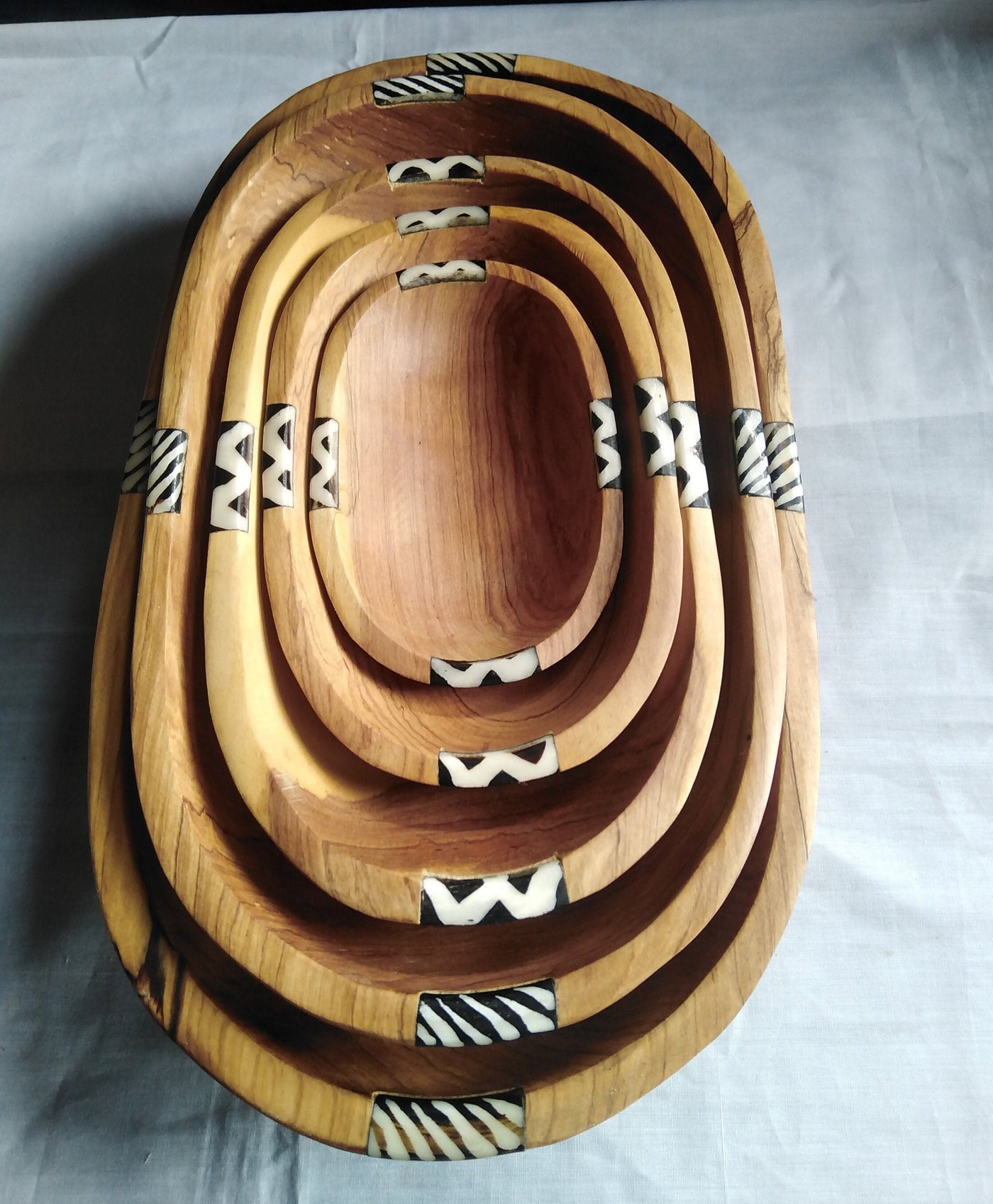 A set of 4 stackable Olive wood and Batiked Borne inlay Bowls. Rectangular smooth edges Wood and Borne Dinner Set.Servibg  Bowls.Salad Bowls