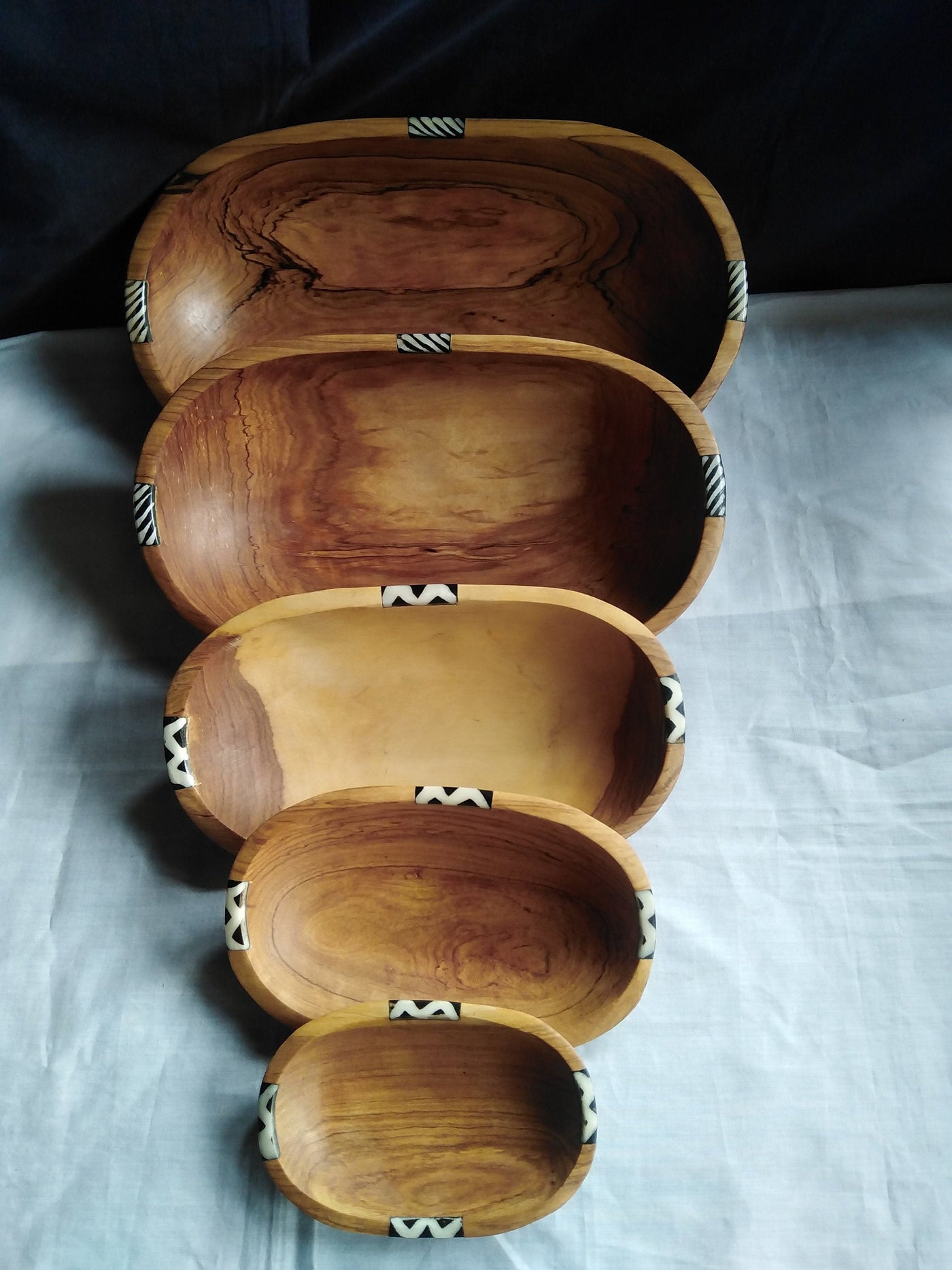 A set of 4 stackable Olive wood and Batiked Borne inlay Bowls. Rectangular smooth edges Wood and Borne Dinner Set.Servibg  Bowls.Salad Bowls