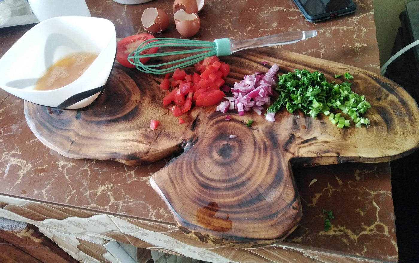 WHOLESALE. Customised Irregular Shaped Cutting Board. Handmade shapeless Tree Trunk Chopping Board. Cute Easter Gift. Cute Gifts for Mum.