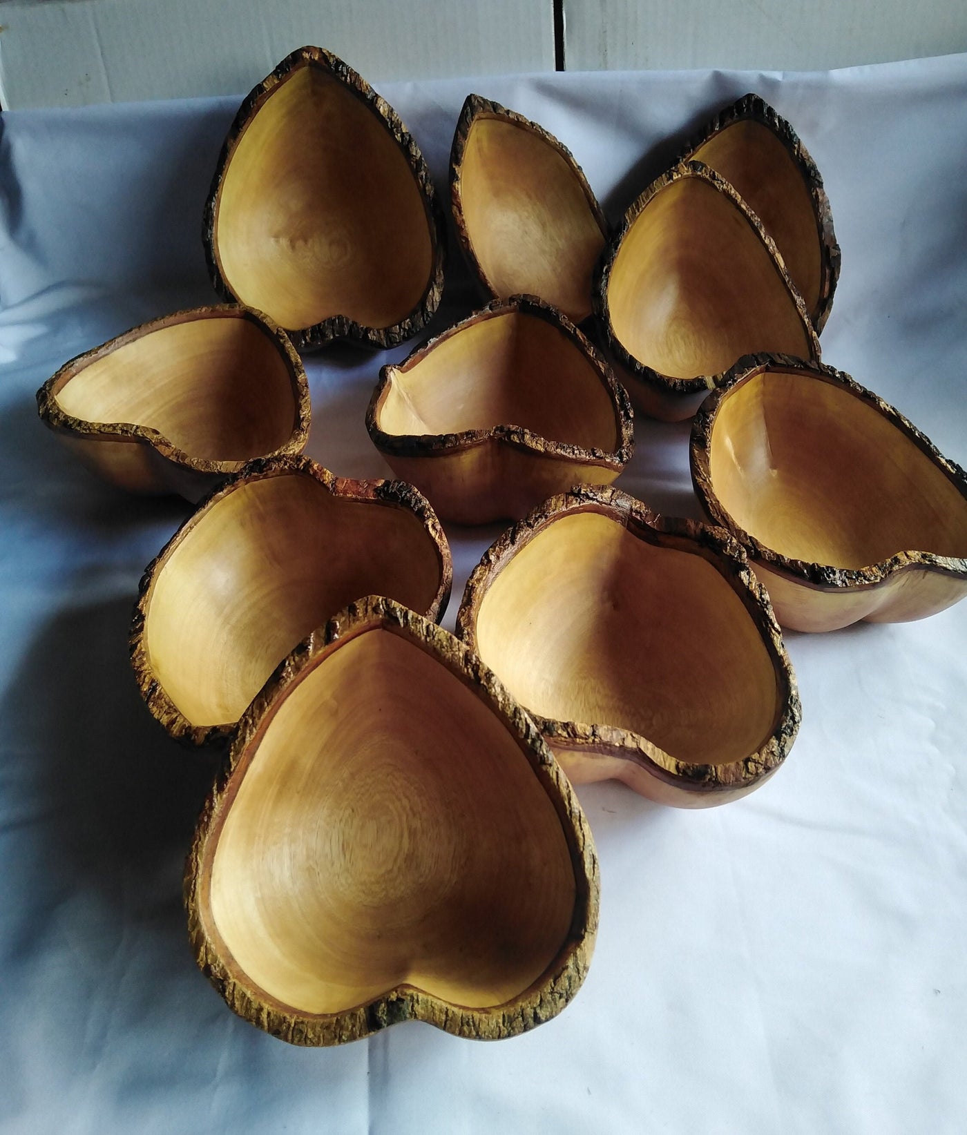 Wholesale Supply. Personalised Heart shaped stem Bark Bowls Natural set of 10.