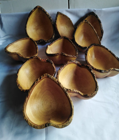 Wholesale Supply. Personalised Heart shaped stem Bark Bowls Natural set of 10.