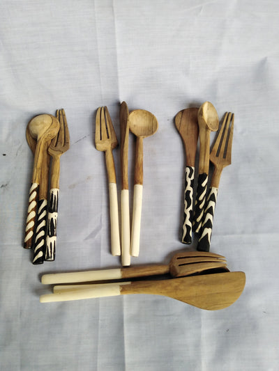 Wholesale Wood and inlaid Bone Cutlery set of 4 of 3 pieces each (12 pieces) . Wooden spreading knife. Handmade set of cutlery.