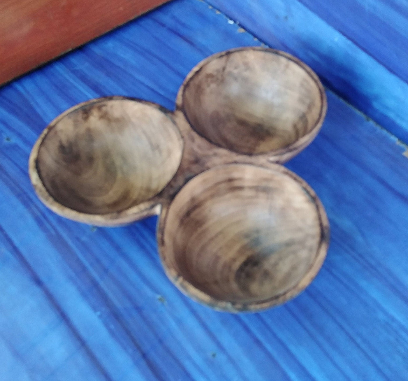 Wholesale Vintage Wooden Wood Display Dough Bowl Centerpiece. Three wick Rustic Candle Bowl.3 Dough Bowls in one .Multiple wick.Special Gift