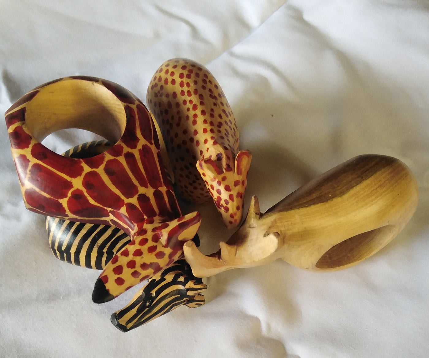 Handmade Animal Shaped Wooden Napkin Rings and Holders wholesale Suppliers . Personalised Home and kitchen Towel Holder.A set of 5.