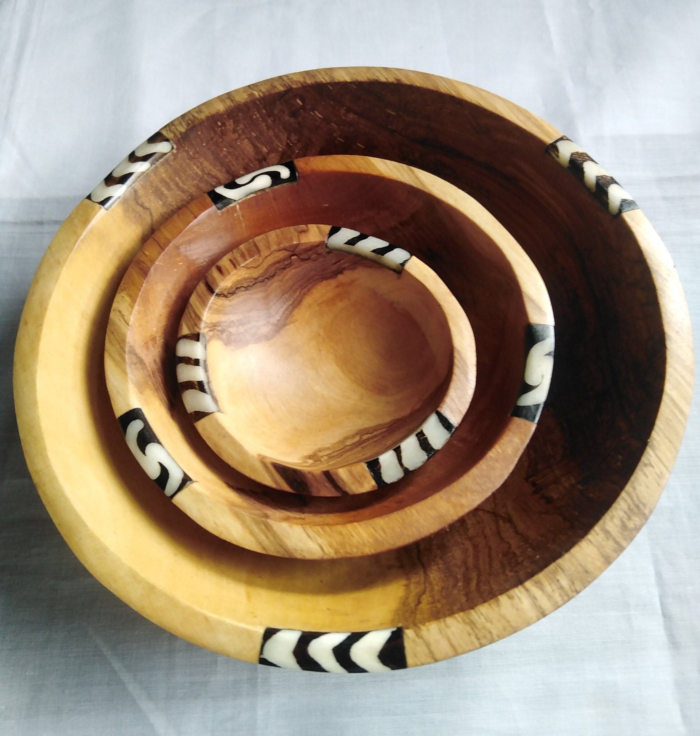 Olive Wood Wholesale Bowls with Inlaid Cow Bone. Artistic African set of 3 Bowls and free Matching wooden Cutlery. Salad/Serving/soup Bowl