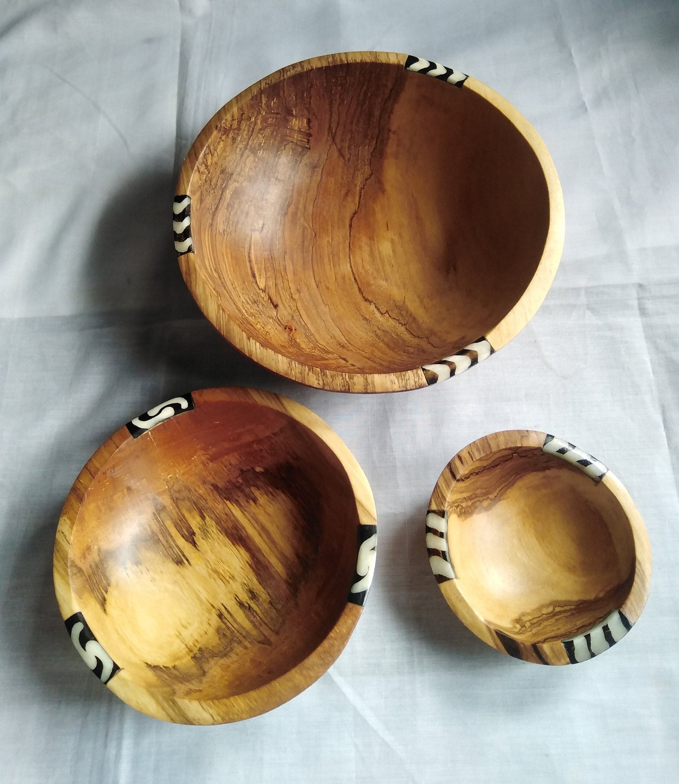 Olive Wood Wholesale Bowls with Inlaid Cow Bone. Artistic African set of 3 Bowls and free Matching wooden Cutlery. Salad/Serving/soup Bowl