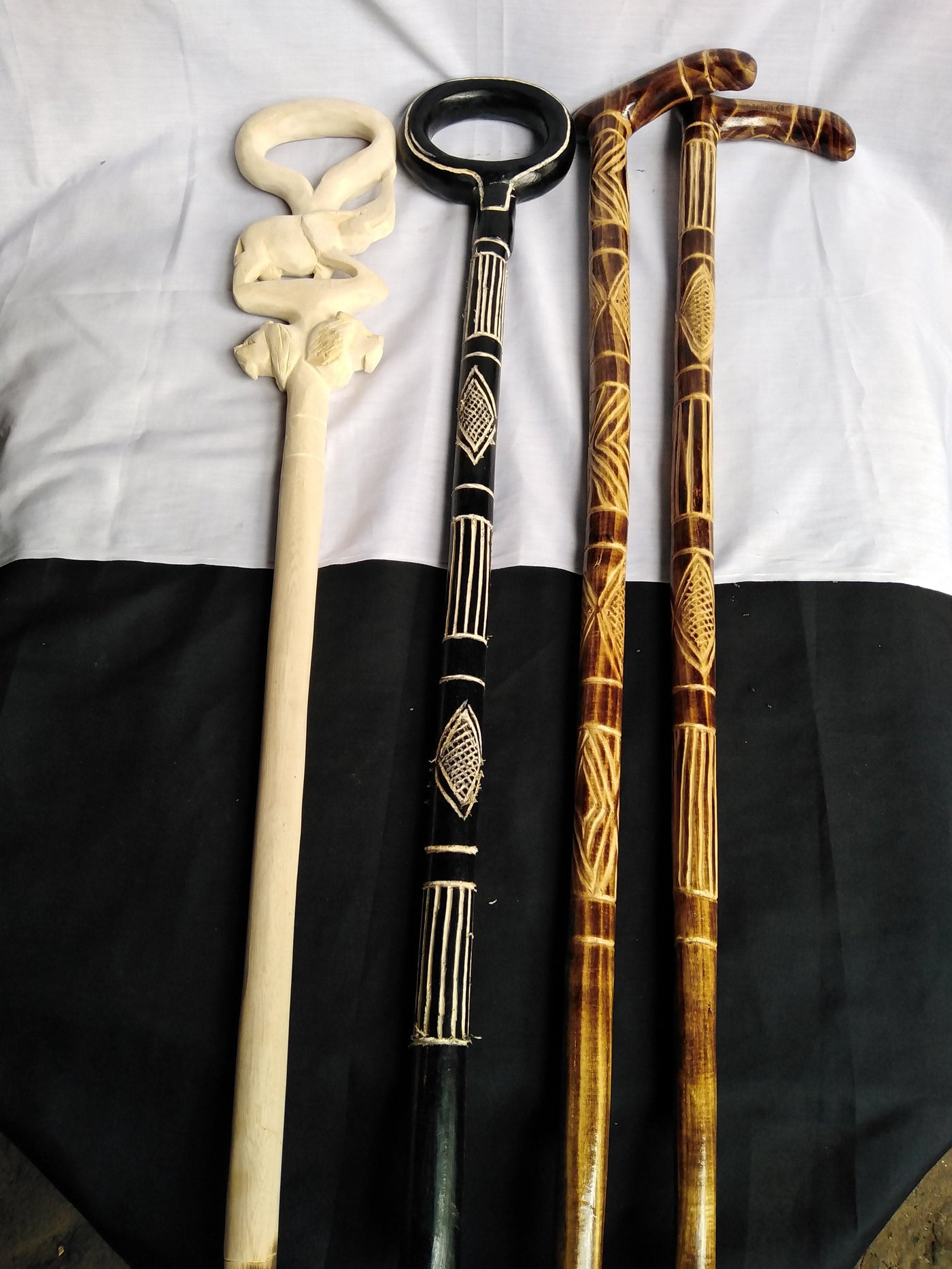 Fathers Walking Cane Gift.Antique Animal Carved walking wooden cane. Lion/Elephant /Giraffe walking Stick. The Best Gift for Fathers Day
