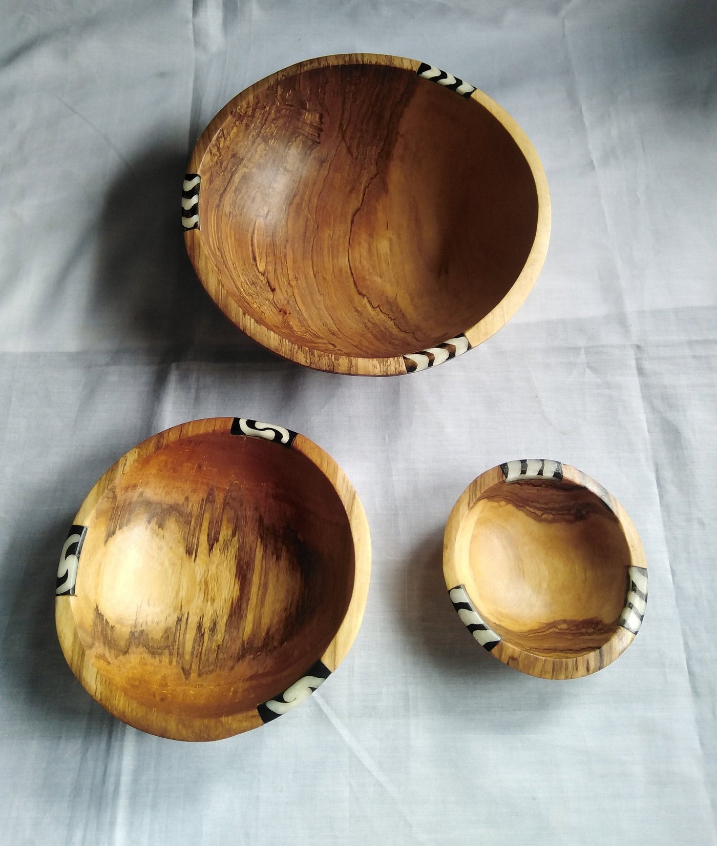 Olive Wood Wholesale Bowls with Inlaid Cow Bone. Artistic African set of 3 Bowls and free Matching wooden Cutlery. Salad/Serving/soup Bowl