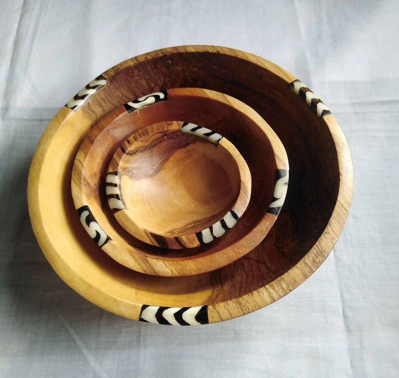 Olive Wood Wholesale Bowls with Inlaid Cow Bone. Artistic African set of 3 Bowls and free Matching wooden Cutlery. Salad/Serving/soup Bowl