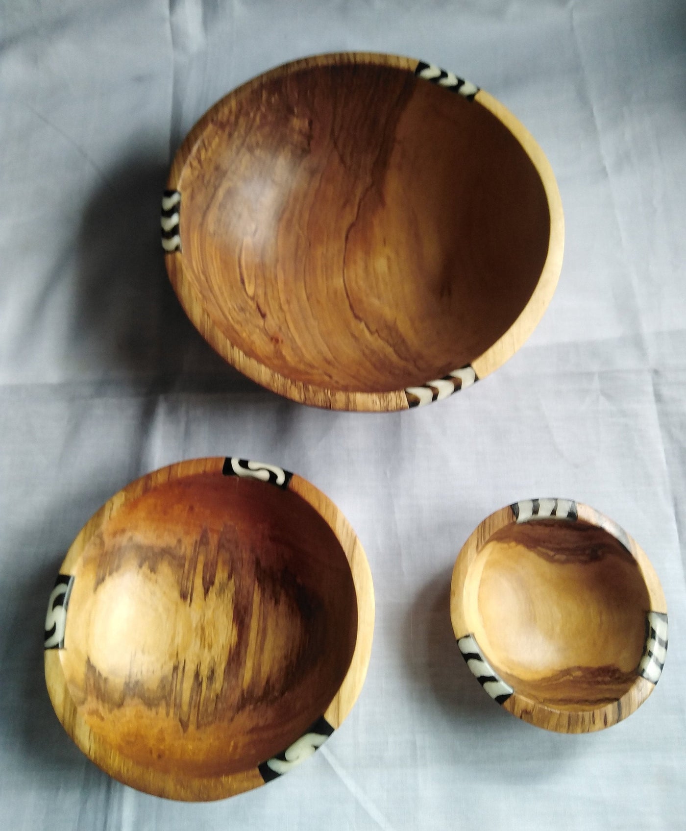 Olive Wood Wholesale Bowls with Inlaid Cow Bone. Artistic African set of 3 Bowls and free Matching wooden Cutlery. Salad/Serving/soup Bowl