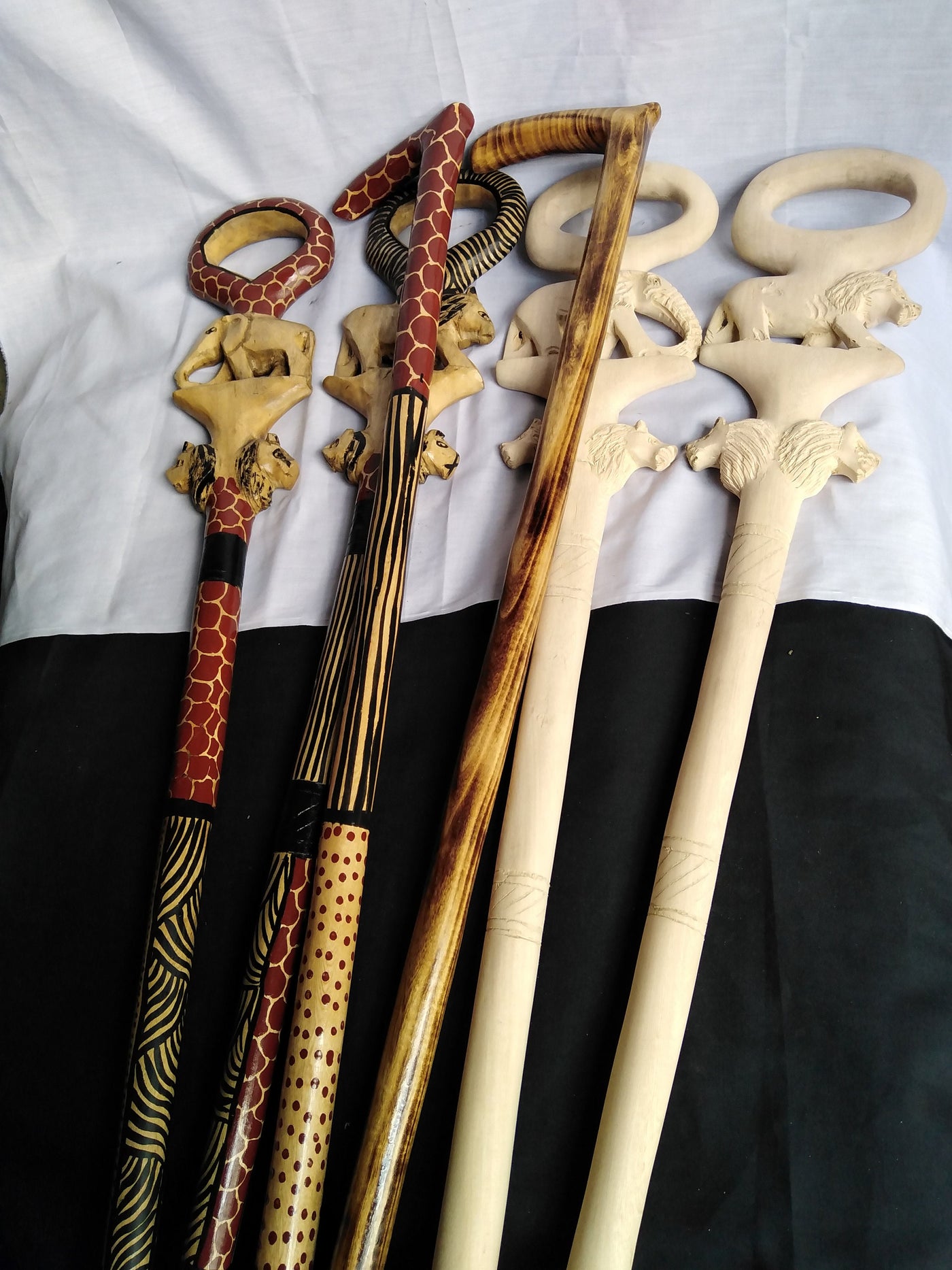 Fathers Walking Cane Gift.Antique Animal Carved walking wooden cane. Lion/Elephant /Giraffe walking Stick. The Best Gift for Fathers Day
