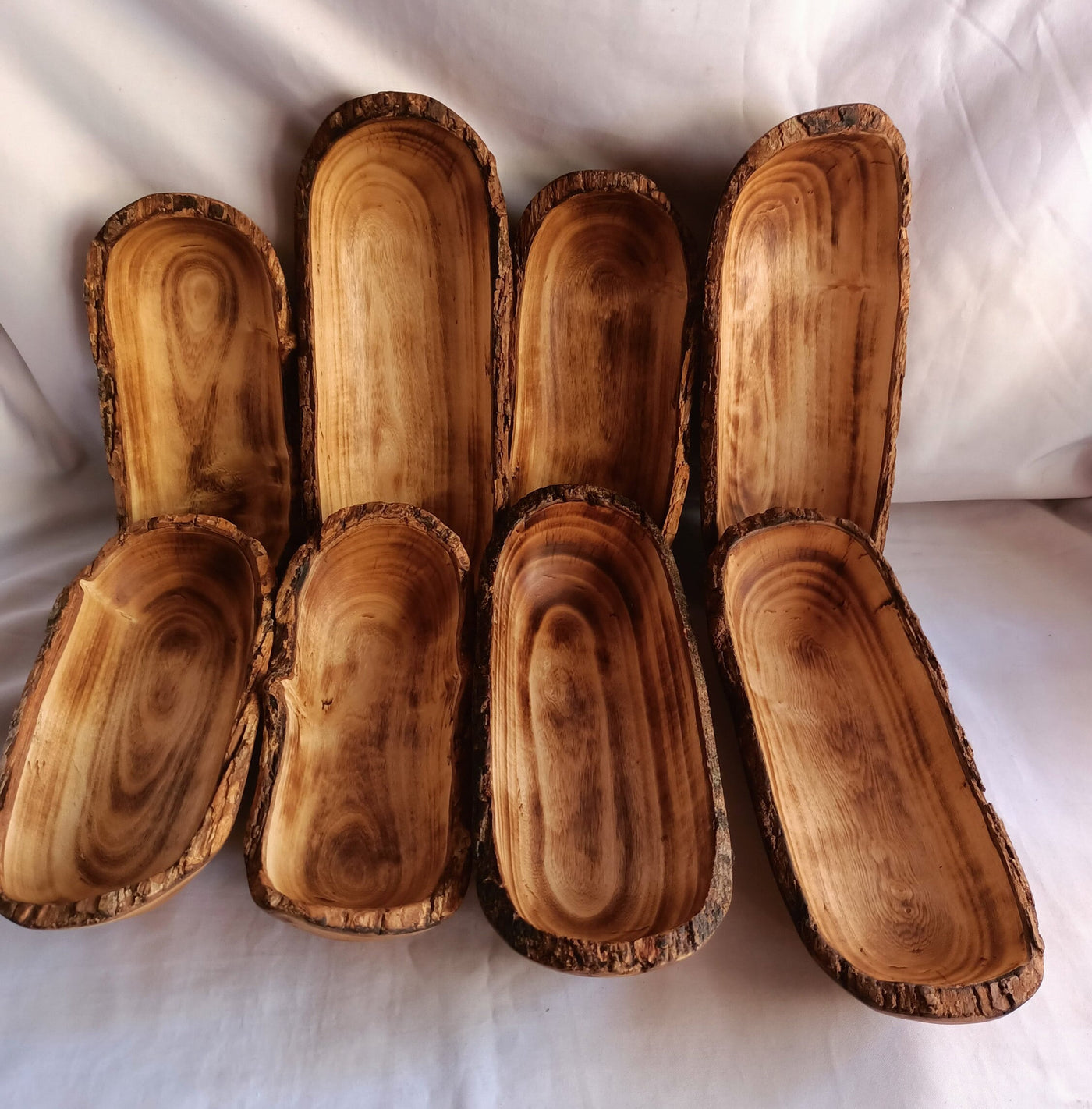 Wholesale Supply.Unique Newly Handcarved Dough Bowls For Candle with the bark  set of 8 medium-4 and small-4 mix 11"and 9".Rustic Home Decor