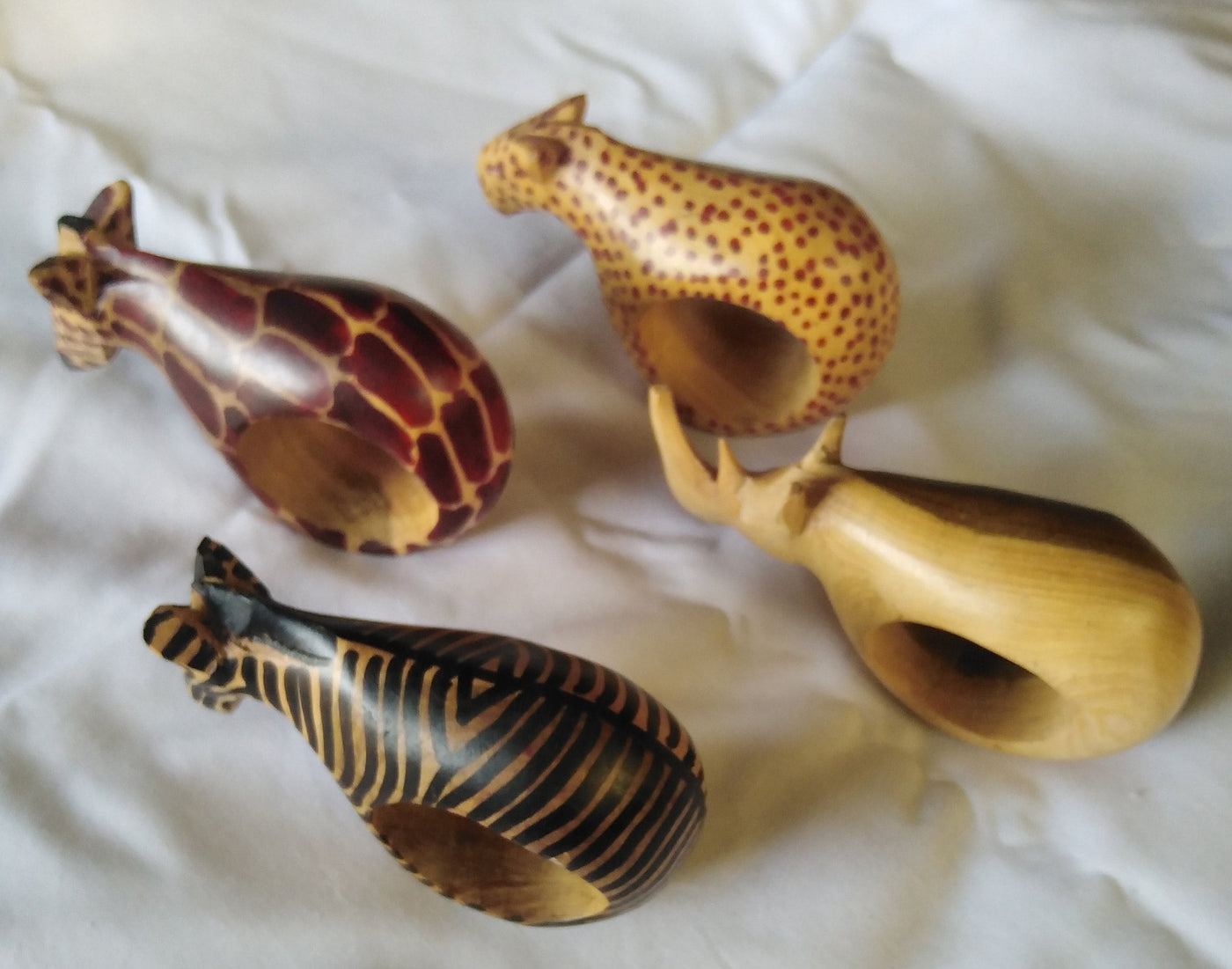 Handmade Animal Shaped Wooden Napkin Rings and Holders wholesale Suppliers . Personalised Home and kitchen Towel Holder.A set of 5.