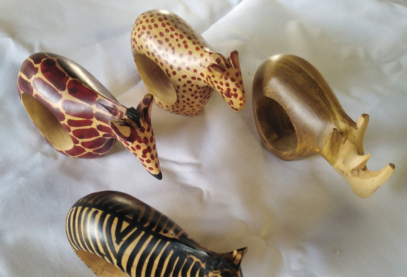 Handmade Animal Shaped Wooden Napkin Rings and Holders wholesale Suppliers . Personalised Home and kitchen Towel Holder.A set of 5.