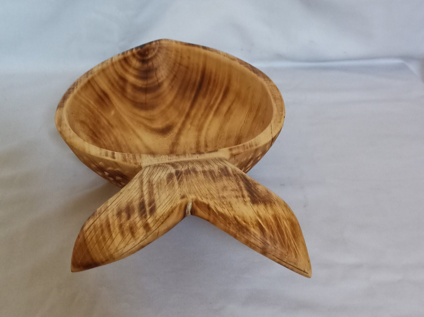 Handmade Fish Shaped Bowl. Hand-carved Fish theme Dough Display Bowl. Fishy Gift Bowl.Cute Gift items. Centerpiece Decor Wooden Bowls.