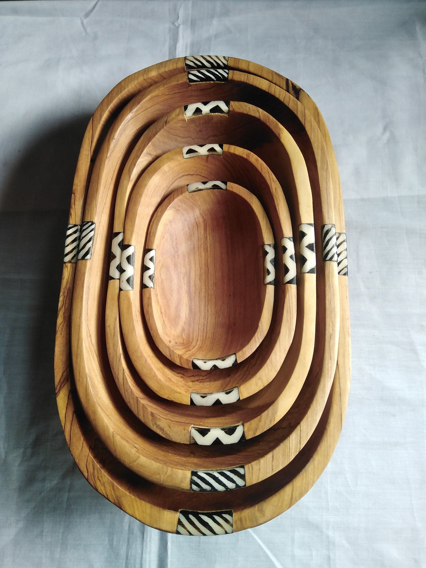 A set of 4 stackable Olive wood and Batiked Borne inlay Bowls. Rectangular smooth edges Wood and Borne Dinner Set.Servibg  Bowls.Salad Bowls
