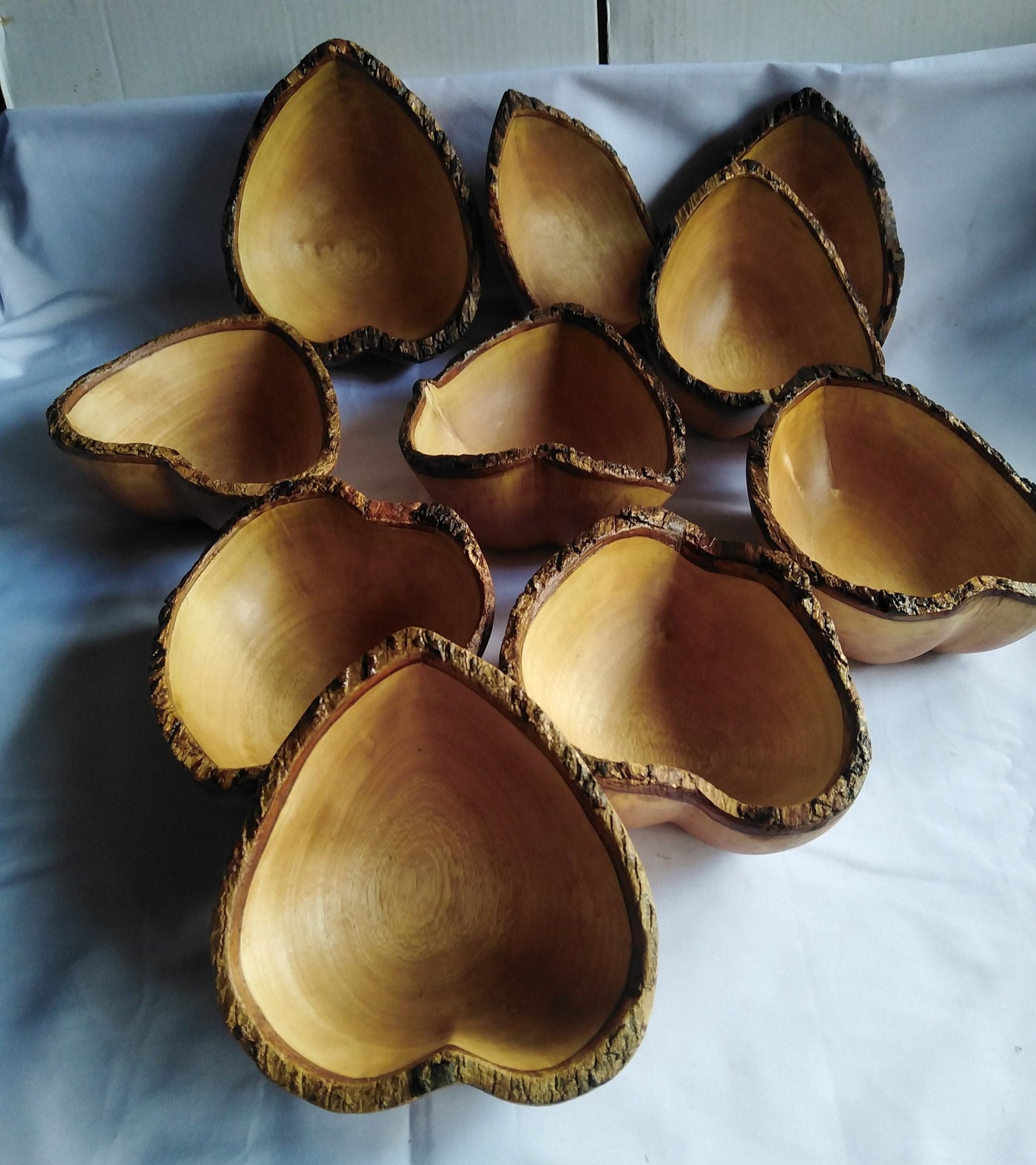 Wholesale Supply. Personalised Heart shaped stem Bark Bowls Natural set of 10.