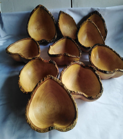 Wholesale Supply. Personalised Heart shaped stem Bark Bowls Natural set of 10.